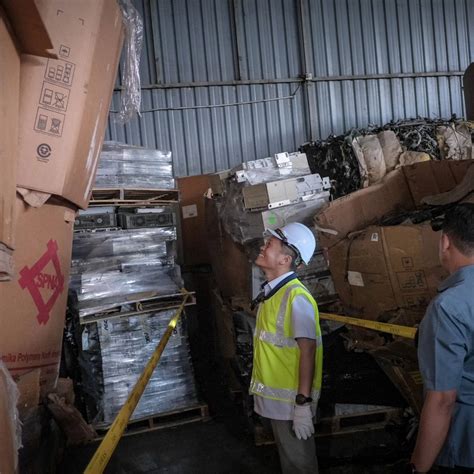 Malaysia shuts 2 sites over illegal waste as raid linked to Chinese .